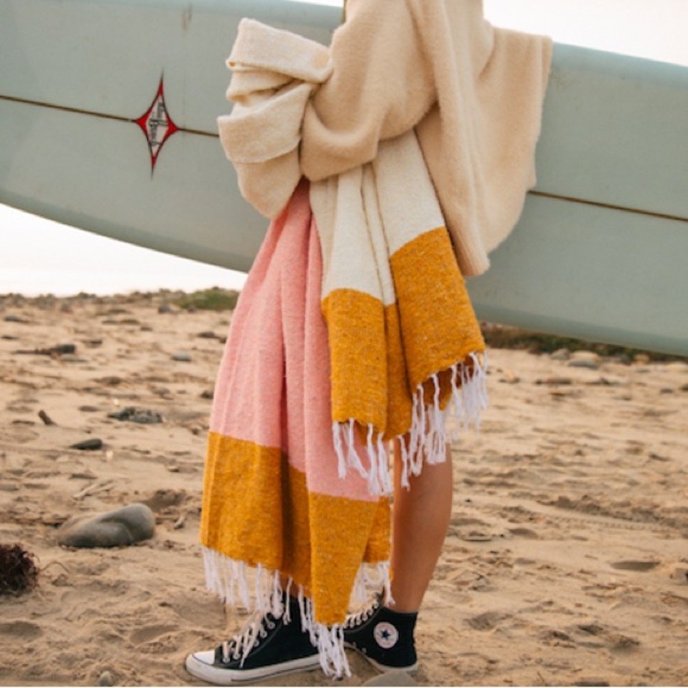 Sundream Sunrise Throw in Coffee, Pink and White